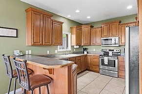 The Greenview Manor - Lake Views