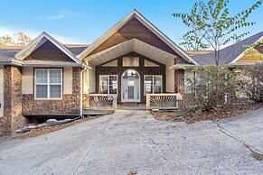 The Greenview Manor - Lake Views