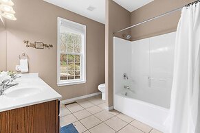 The Greenview Manor - Lake Views