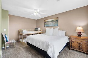 The Greenview Manor - Lake Views