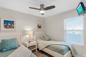 Pelican Beach 1716 2 Bedroom Condo by Pelican Beach Management