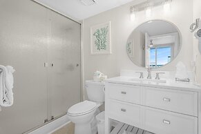 Pelican Beach 1716 2 Bedroom Condo by Pelican Beach Management