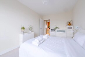 Modern 2 Bedroom Flat in Elephant and Castle
