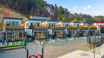 Gapyeong Dangdangi Dog Pension Purple