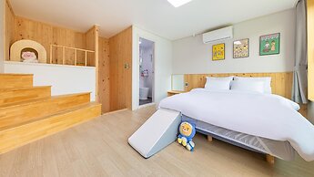 Gapyeong Dangdangi Dog Pension Purple