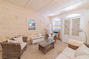 Central Valletta Townhouse