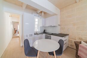 Central Valletta Townhouse