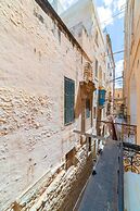 Central Valletta Townhouse