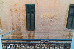 Central Valletta Townhouse