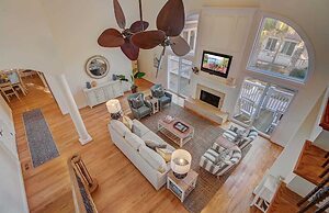 28 Beachwood West by Avantstay Close to Beach, Multiple Decks & Privat