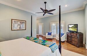 28 Beachwood West by Avantstay Close to Beach, Multiple Decks & Privat