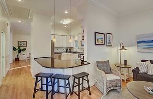 28 Beachwood West by Avantstay Close to Beach, Multiple Decks & Privat