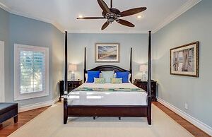 28 Beachwood West by Avantstay Close to Beach, Multiple Decks & Privat