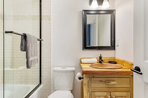 Honeypot by Avantstay Indoor Pool & Hot Tub