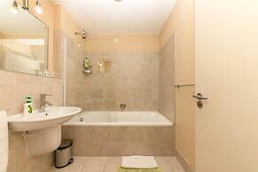 Delightful 2 Bedroom Townhouse in Woodstock