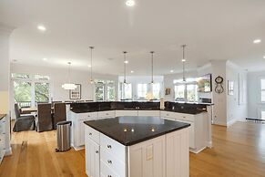 2701 Palm Boulevard by Avantstay Steps to the Beach, Ping Pong, Puttin