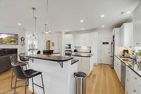 2701 Palm Boulevard by Avantstay Steps to the Beach, Ping Pong, Puttin