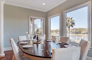 20 Morgan Place Drive by Avantstay Waterfront Home w/ Private Dock