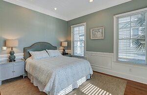 20 Morgan Place Drive by Avantstay Waterfront Home w/ Private Dock