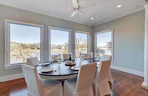 20 Morgan Place Drive by Avantstay Waterfront Home w/ Private Dock