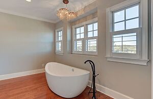 20 Morgan Place Drive by Avantstay Waterfront Home w/ Private Dock