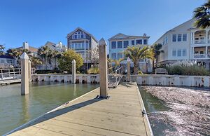 20 Morgan Place Drive by Avantstay Waterfront Home w/ Private Dock