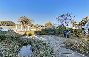 20 Morgan Place Drive by Avantstay Waterfront Home w/ Private Dock