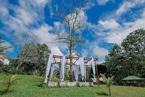 Almost Heaven Lake Resort by Cocotel