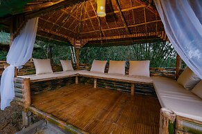 Almost Heaven Lake Resort by Cocotel