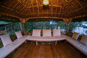 Almost Heaven Lake Resort by Cocotel