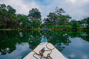 Almost Heaven Lake Resort by Cocotel