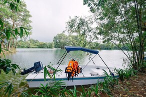 Almost Heaven Lake Resort by Cocotel