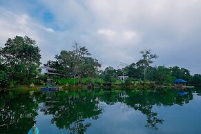 Almost Heaven Lake Resort by Cocotel
