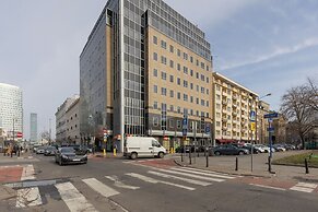 Nowogrodzka Apartment by Renters