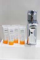 Nowogrodzka Apartment by Renters