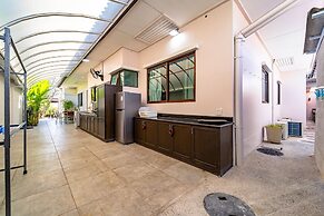 3 BR Pool Villa in Great Location BUB