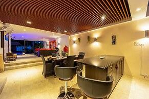 3 BR Pool Villa in Great Location BUB