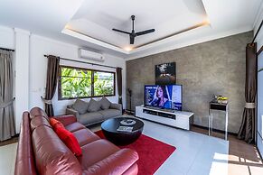 3 BR Pool Villa in Great Location BUB