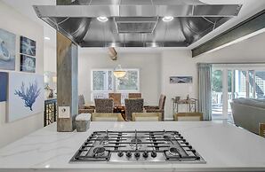 3704 Cameron by Avantstay Pool Bar Multiple Balconies!