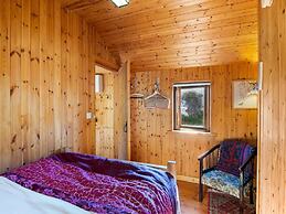 Seaside Log Cabin, Carna