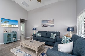 233 Delmar Avenue - Beautiful Private Pool Home 3 Bedroom Home by RedA