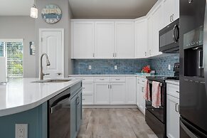 233 Delmar Avenue - Beautiful Private Pool Home 3 Bedroom Home by RedA