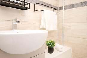 Stunning 4 Bedroom Flat Near City Centre