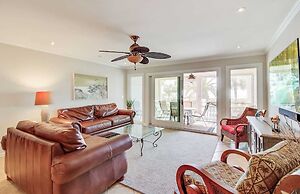 20 Beach Club Villa by Avantstay Close to the Beach & Golf Courses!