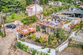 Magical View Studios Asproneri, Kamena Vourla