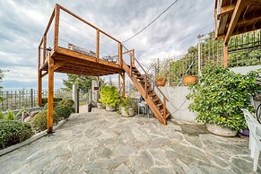 Magical View Studios Asproneri, Kamena Vourla