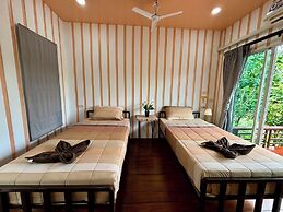 Baan Apa Erawan Resort