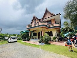 Baan Apa Erawan Resort