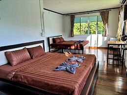 Baan Apa Erawan Resort