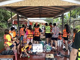 Baan Apa Erawan Resort